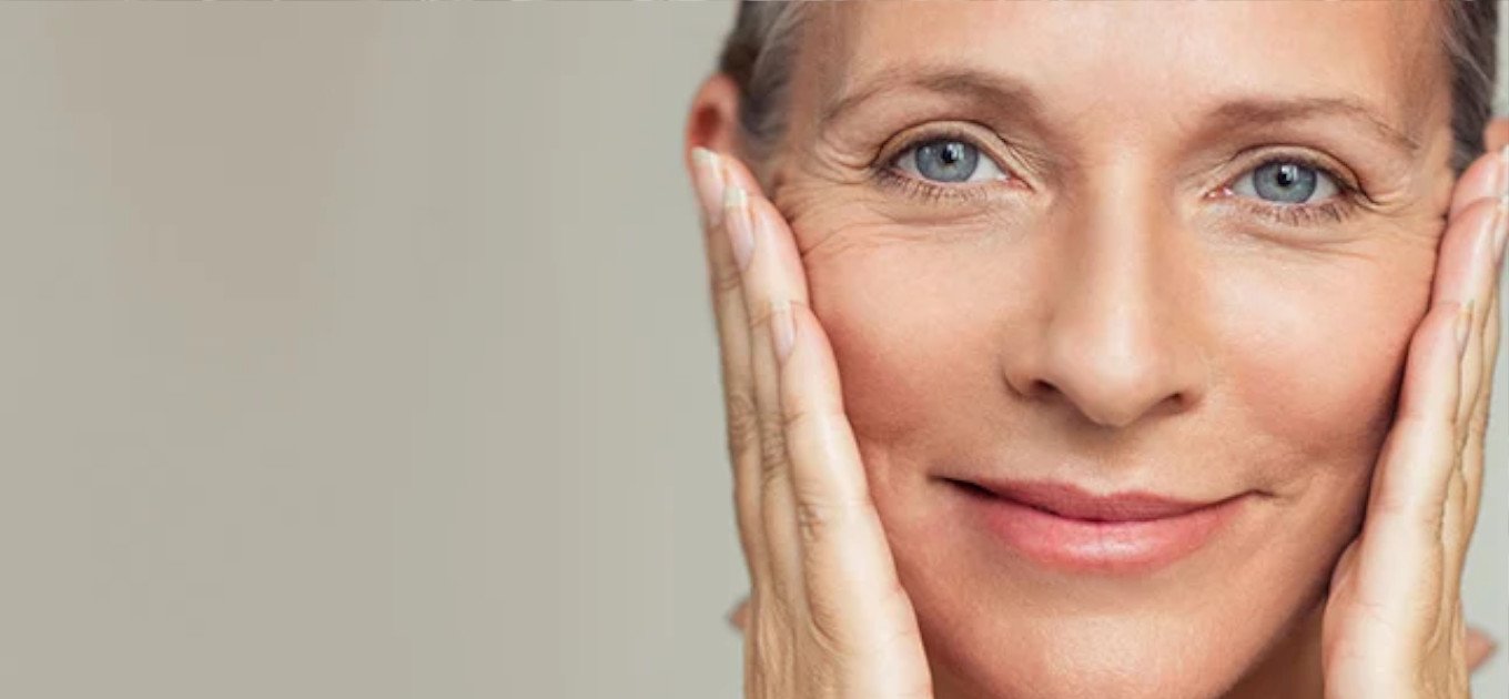 Retinol jest polecany do pielęgnacji skóry z objawami starzenia