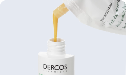 Jak uzupełnić klasyczną butelkę używając opakowania uzupełniającego dermokosmetyków Dercos od Vichy - krok 2