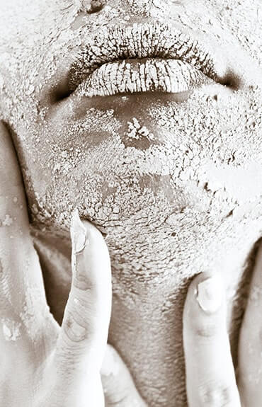 się skóra jest najczęściej objawem przesuszenia i odwodnienia tkanek. 