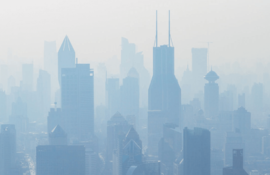 Ekspozom - zanieczysczenia i smog widoczny nad miastem