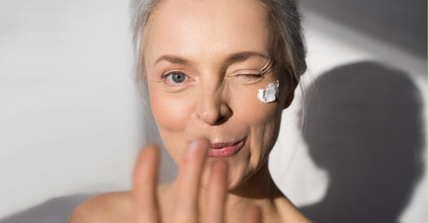 Prawidłowa pielęgnacja twarzy dla skóry dojrzałej