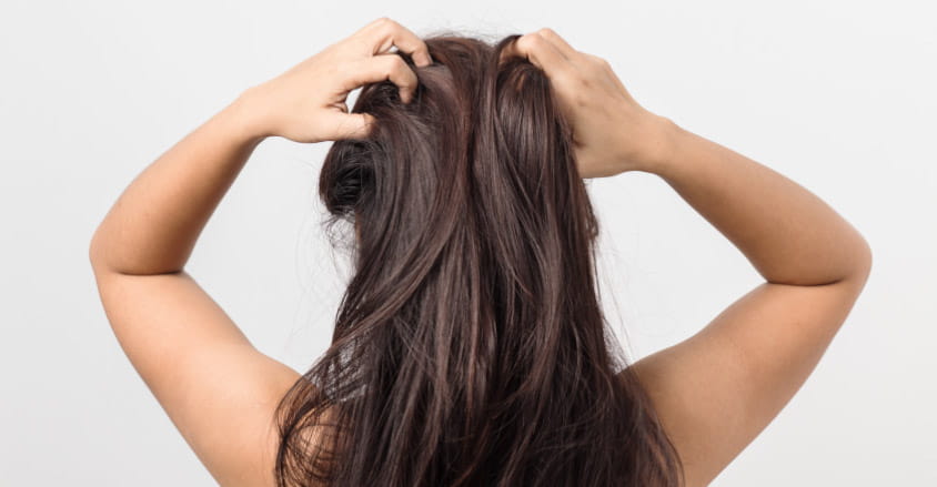 Masaż skóry głowy na porost włosów