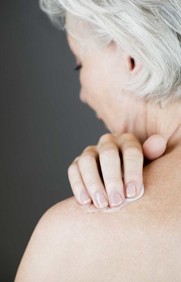 Pielęgnacja skóry dojrzałej w okresie menopauzy: jak dobrać tę najlepszą?