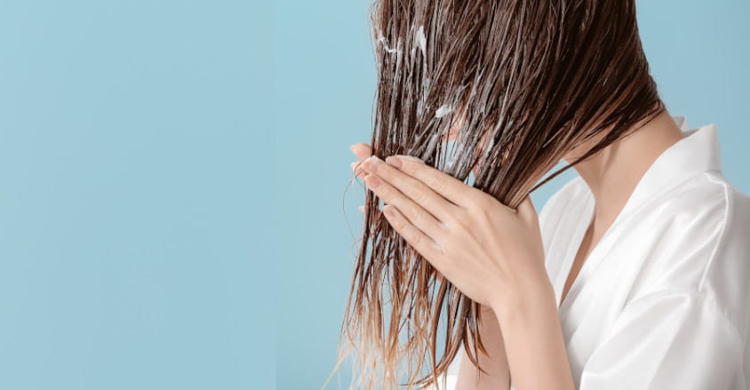 Aplikacja odżywki, pielęgnacja wspomagająca wzrost włosów